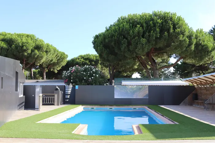 Une piscine au coeur du séjour