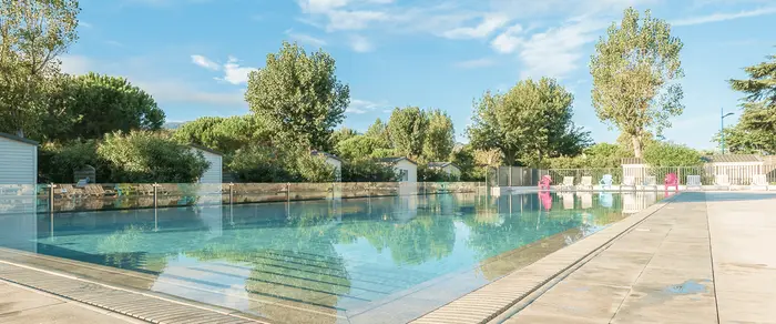 Une baignade simple entre débordement et soleil