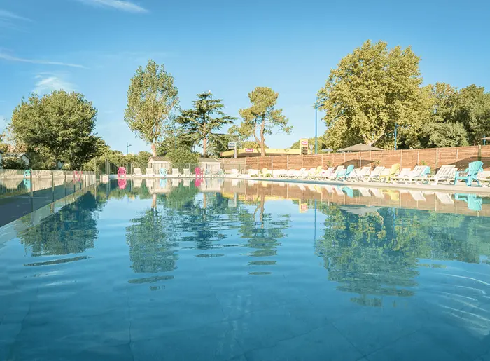 Une baignade simple entre débordement et soleil