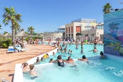 Une baignade simple au cœur du camping