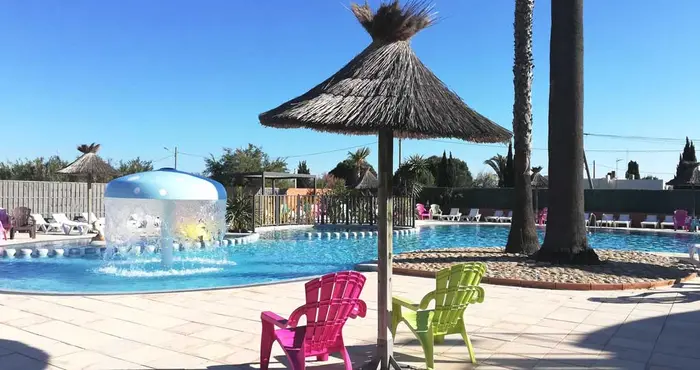 Un lagon chauffé près des hébergements