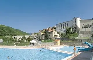 Une baignade d'été à proximité