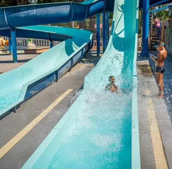 Baignade et glisse à deux pas