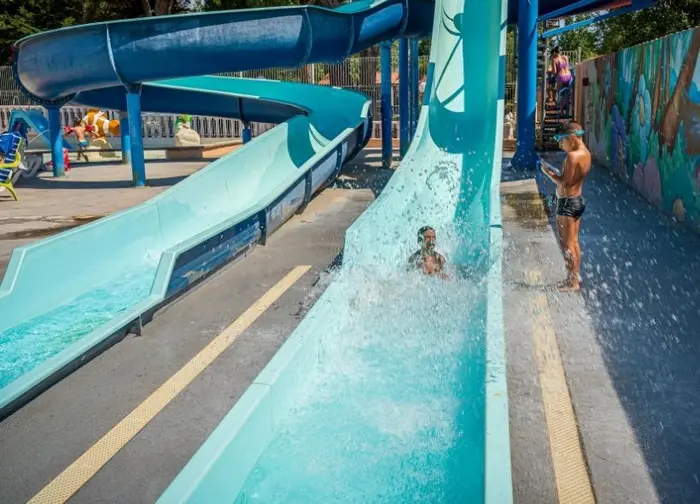 Baignade et glisse à deux pas