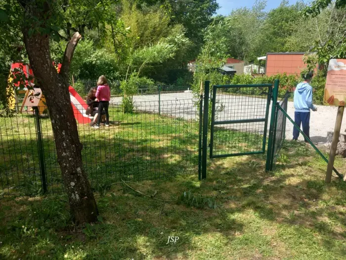 Piscine et pataugeoire au centre du séjour