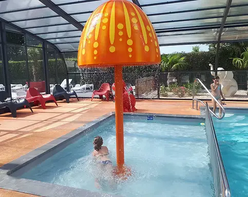 Une piscine couverte pour la belle saison
