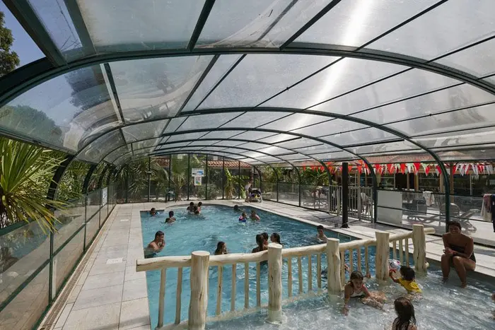 Une baignade couverte à taille humaine