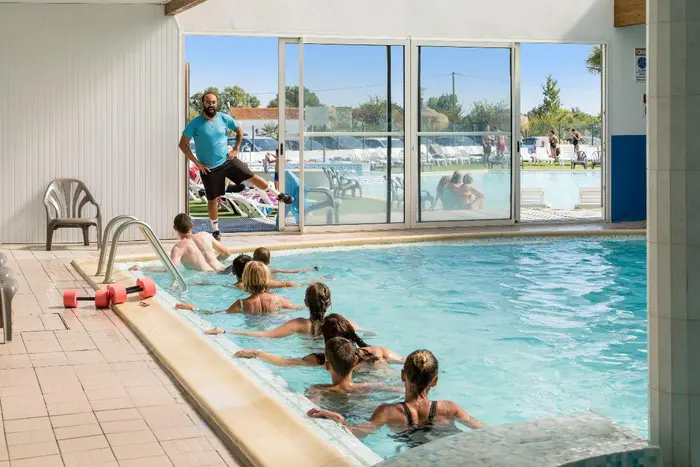Un espace aquatique chauffé et ludique