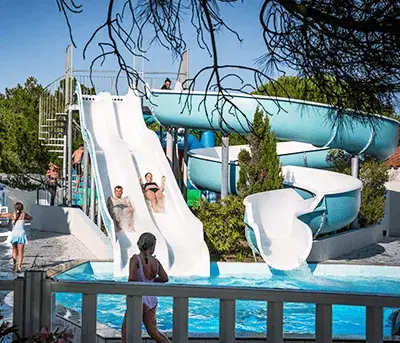 Piscine chauffée et plaisirs de glisse