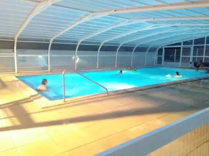 Une baignade couverte au rythme du séjour