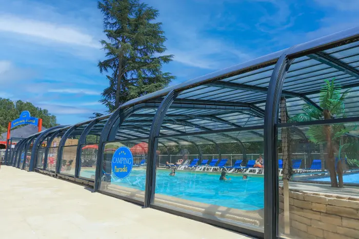 Une piscine couverte chauffée dès avril