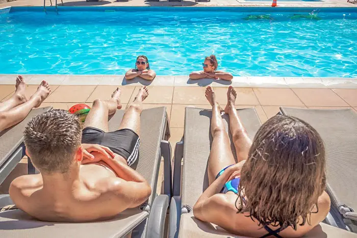 Piscine chauffée et baignade côté océan