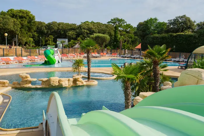 Un parc aquatique chauffé face à l'océan