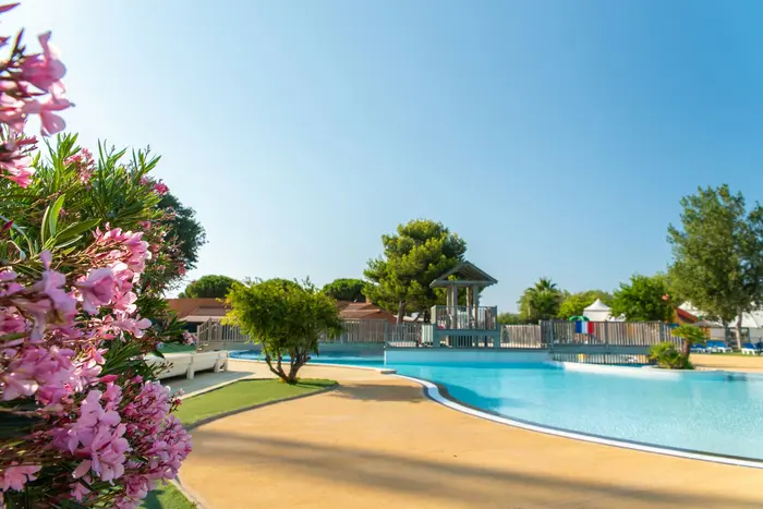 Un parc aquatique chauffé face à l'océan
