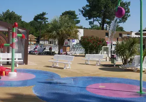 Deux bassins et jeux d'eau variés