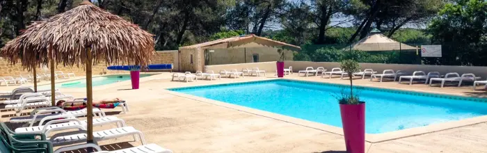 Deux bassins chauffés en pleine pinède