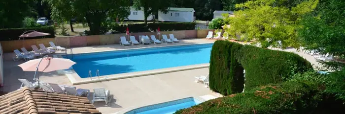 Piscine et rivière pour se rafraîchir
