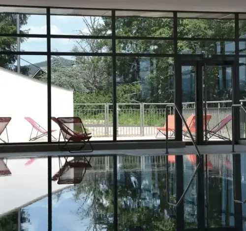 Une piscine couverte pour toutes saisons