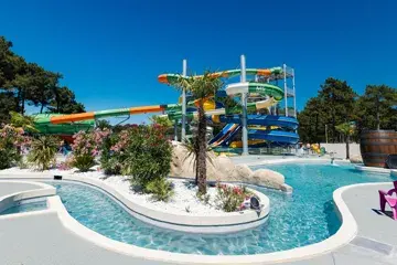 Piscines chauffées et bassin couvert