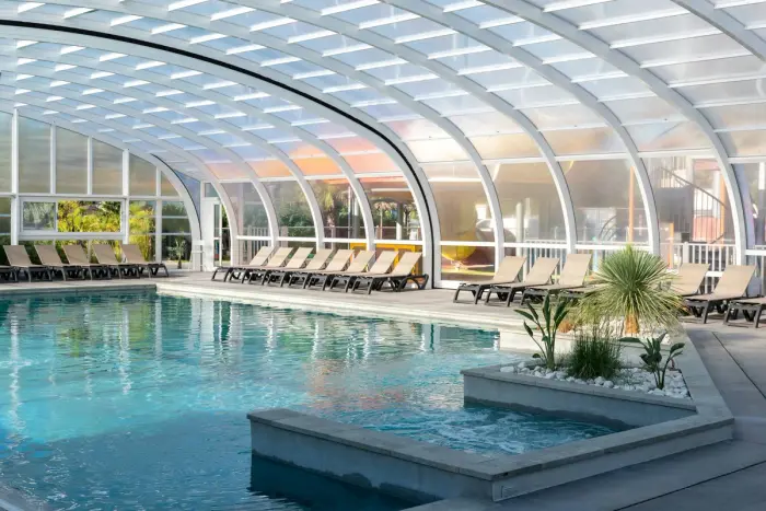 Piscines chauffées et bassin couvert