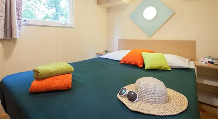 Deux piscines et des toboggans variés