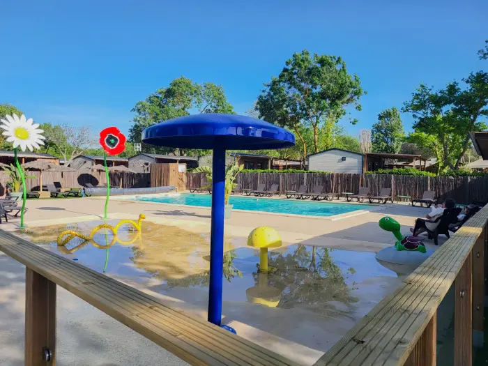Piscine chauffée et baignade au bord de l'eau