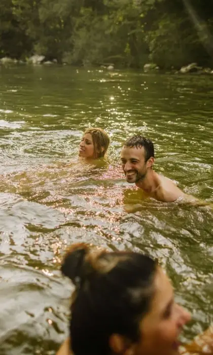 Piscine chauffée et rivière toute proche