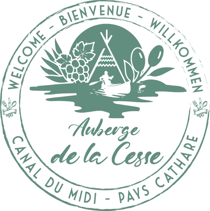 Piscine chauffée et rivière toute proche