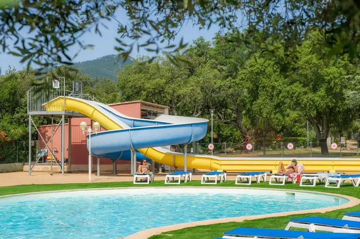 Baignade chauffée entre lagon et rivière
