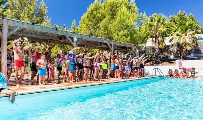 Piscine de nage et jeux d’eau