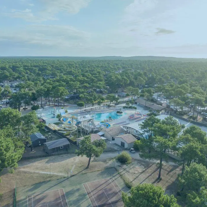 Deux piscines et glisse face à l'océan