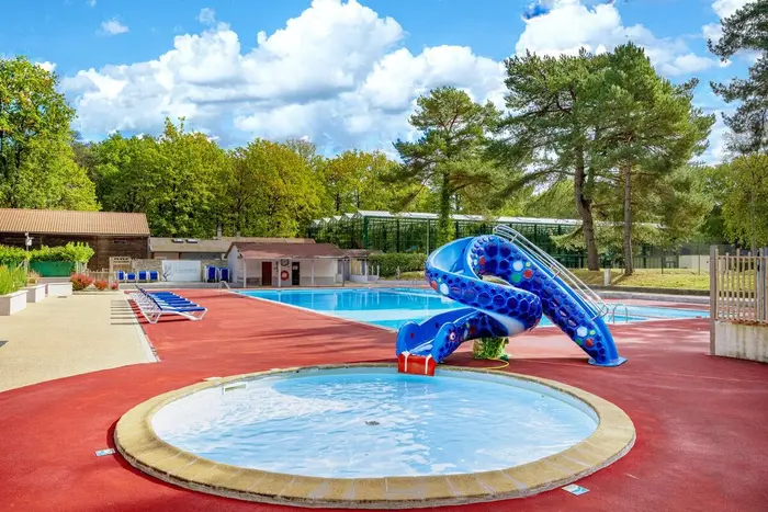Deux piscines chauffées pour varier les baignades