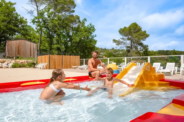 Deux piscines chauffées pour varier les baignades
