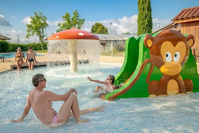 Deux piscines chauffées pour varier les baignades