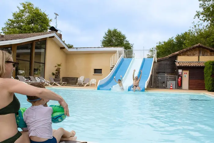 Deux piscines chauffées pour varier les bains