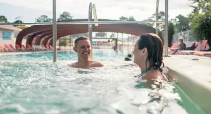 Un coin détente avec bains à remous