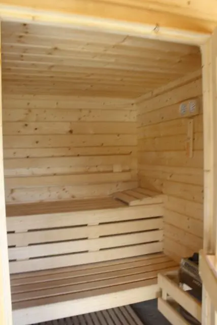 Un sauna avec vue sur le lac