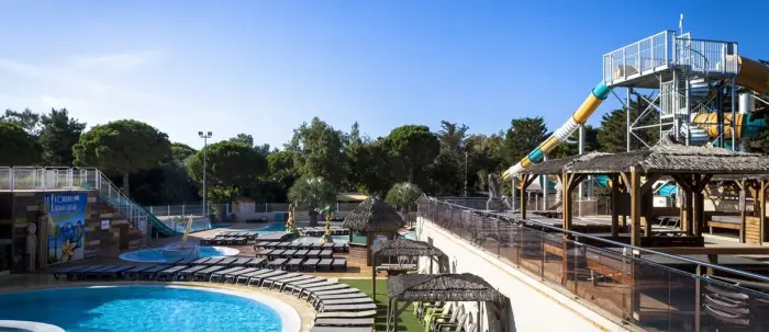 Un espace détente avec spa et soins