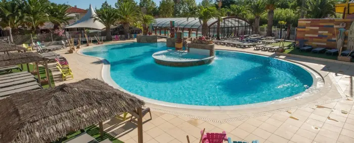 Un espace détente avec spa et soins