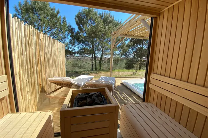 Un espace détente avec hammam