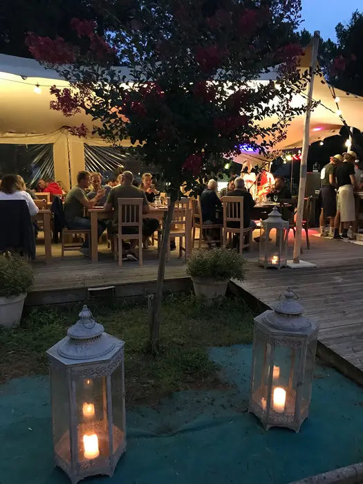 Détente douce entre yoga et solarium
