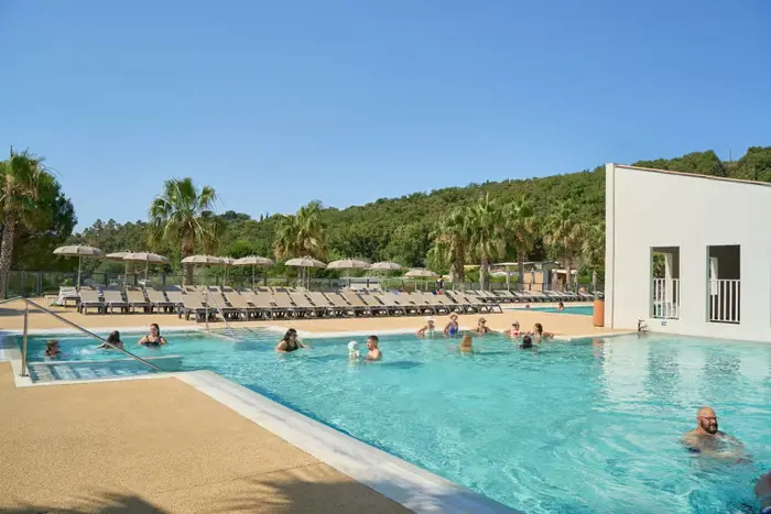 Détente au solarium et aux massages