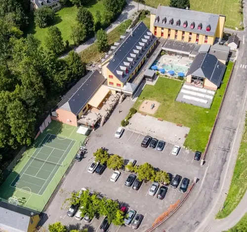 Un espace détente avec spa et hammam