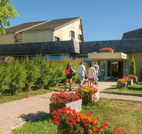 Un espace détente avec spa et hammam