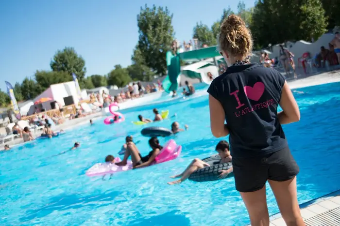 Un bain à remous pour souffler