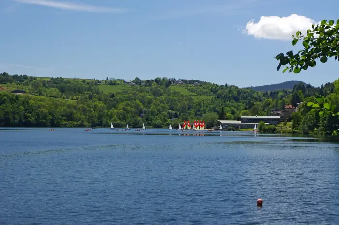 Lacs et plages tout autour du camping
