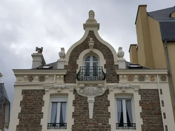 Plusieurs plages sur la côte d'Émeraude