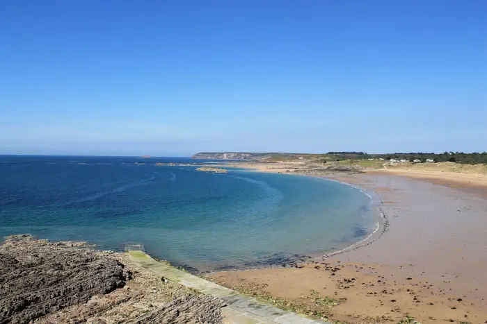 La plage tout près du camping