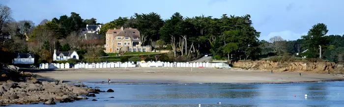 Plages proches et ambiance nautique