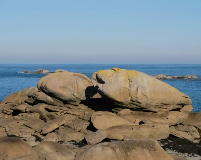 Plages, criques et sports nautiques proches